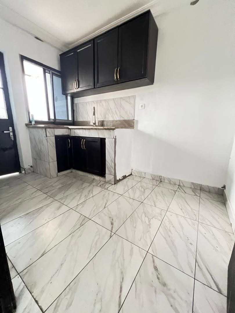 STUDIO MODERNE HAUT STANDING SITUÉ À LOGBESSOU, DOUALA