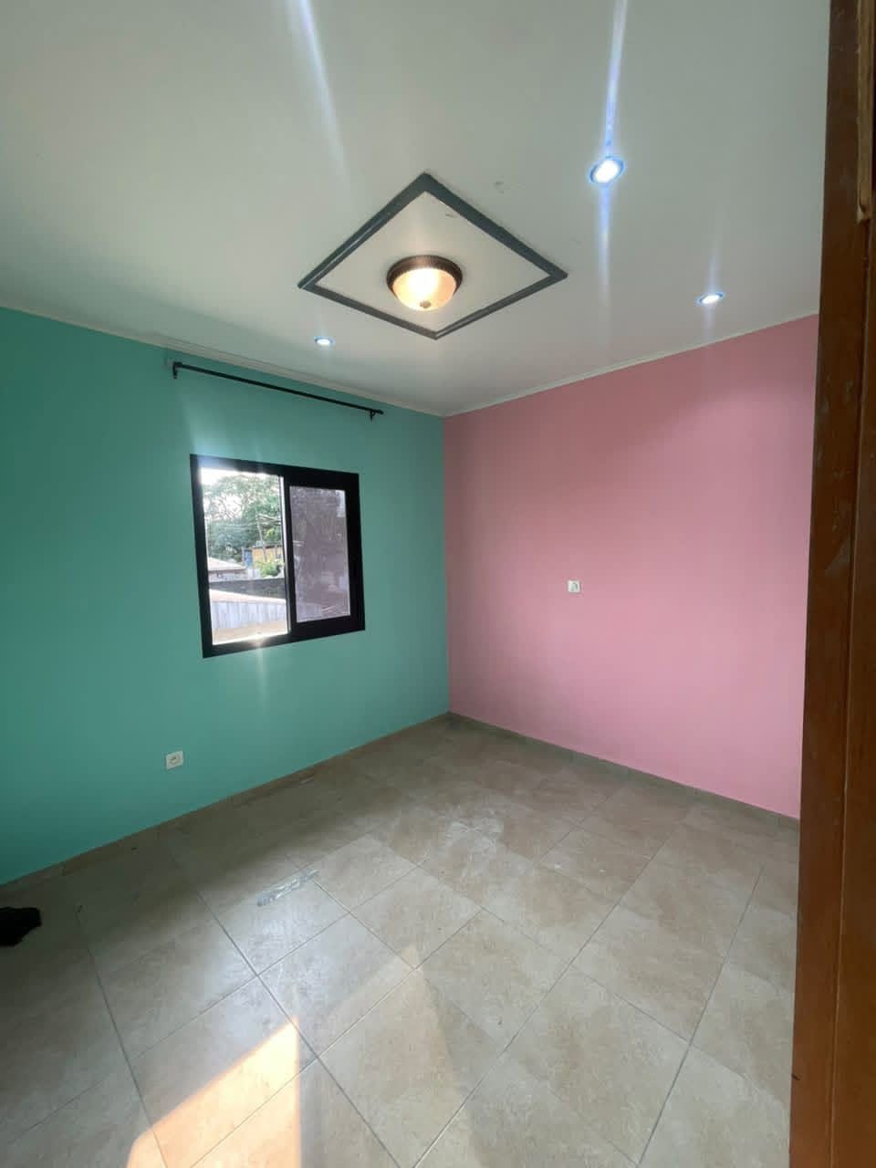 Magnifique studio moderne de bon standing à louer, Douala PK11