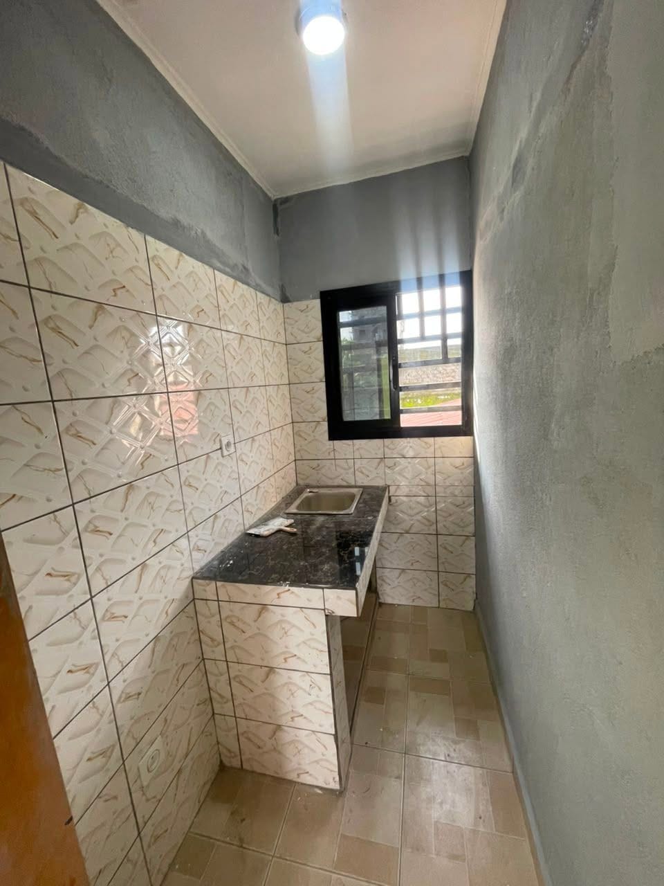 Magnifique studio moderne de bon standing à louer, Douala PK11