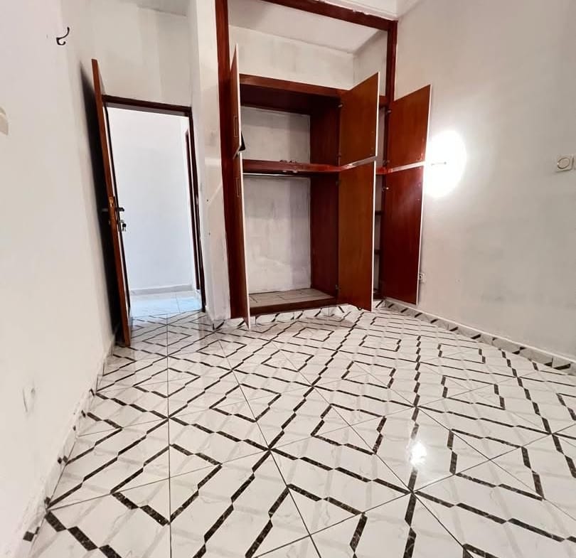 Studio moderne nouvellement construit à louer à PK13 100000FCFA