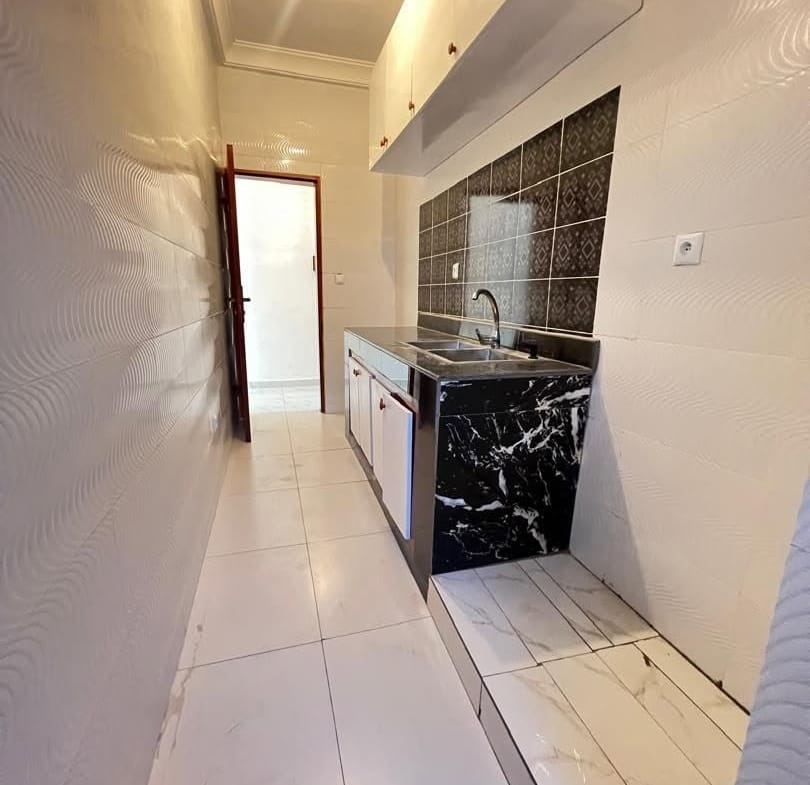 Studio moderne nouvellement construit à louer à PK13 100000FCFA