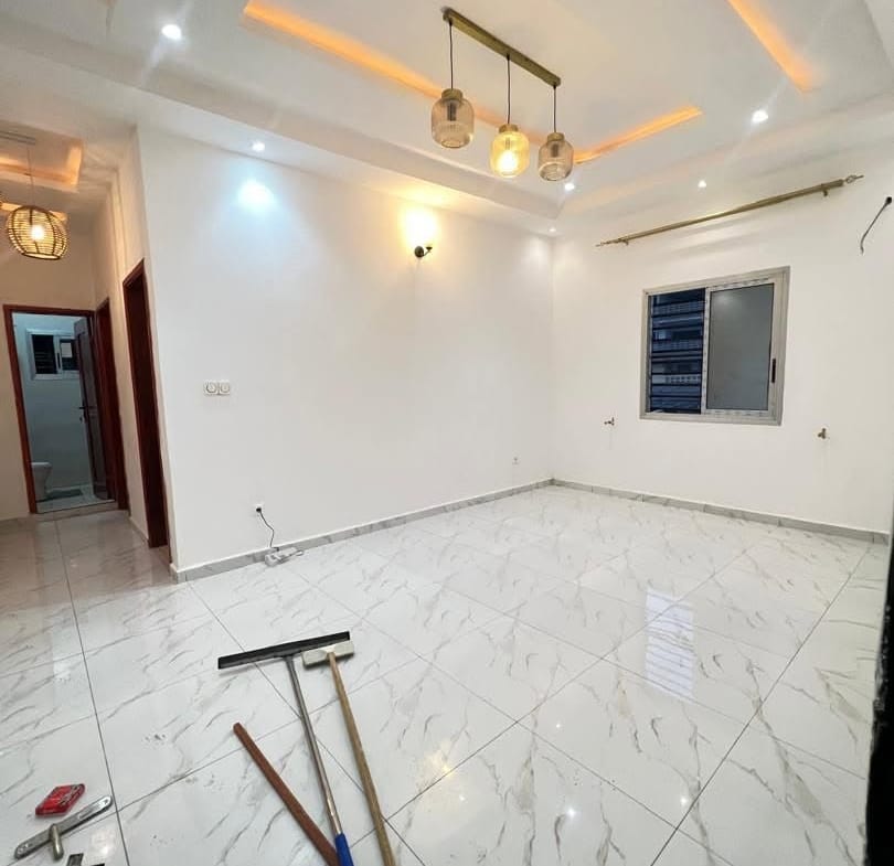 Studio moderne nouvellement construit à louer à PK13 100000FCFA