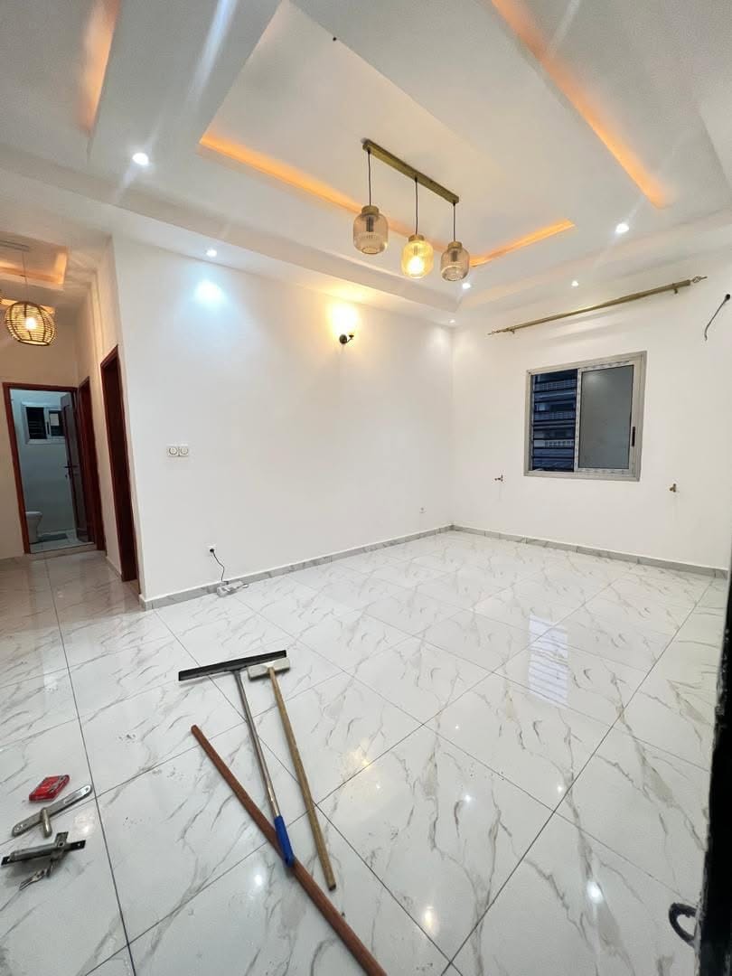 44701- Studio moderne nouvellement construit à louer à PK13 100000FCFA