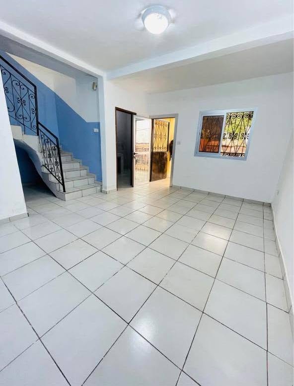 APPARTEMENTS MODERNES EN DUPLEX À ETOUG-EBE YAOUNDÉ