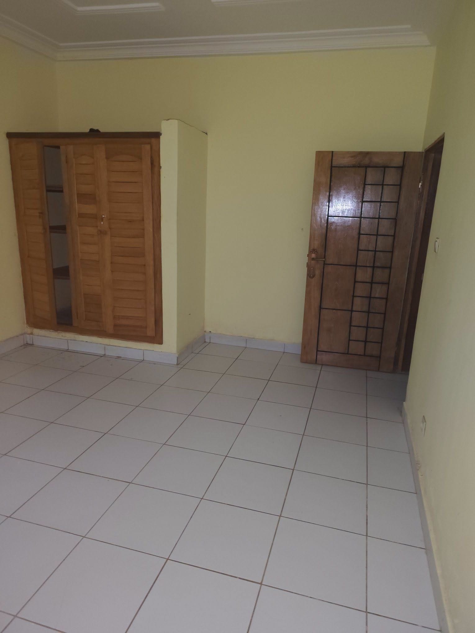 Appartement haut standing 2 chambres à louer à Ebolowa Mekalat