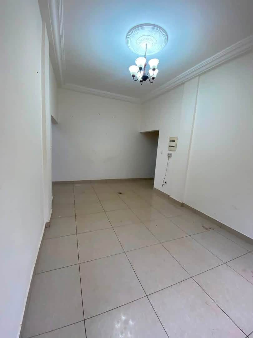 Studio moderne à louer à Essos, Yaoundé 100000 fcfa