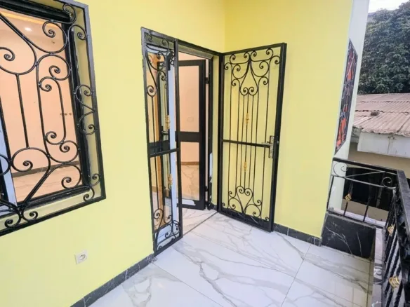 Appartement haut standing 2 chambres à louer à Yaoundé Etoa Meki