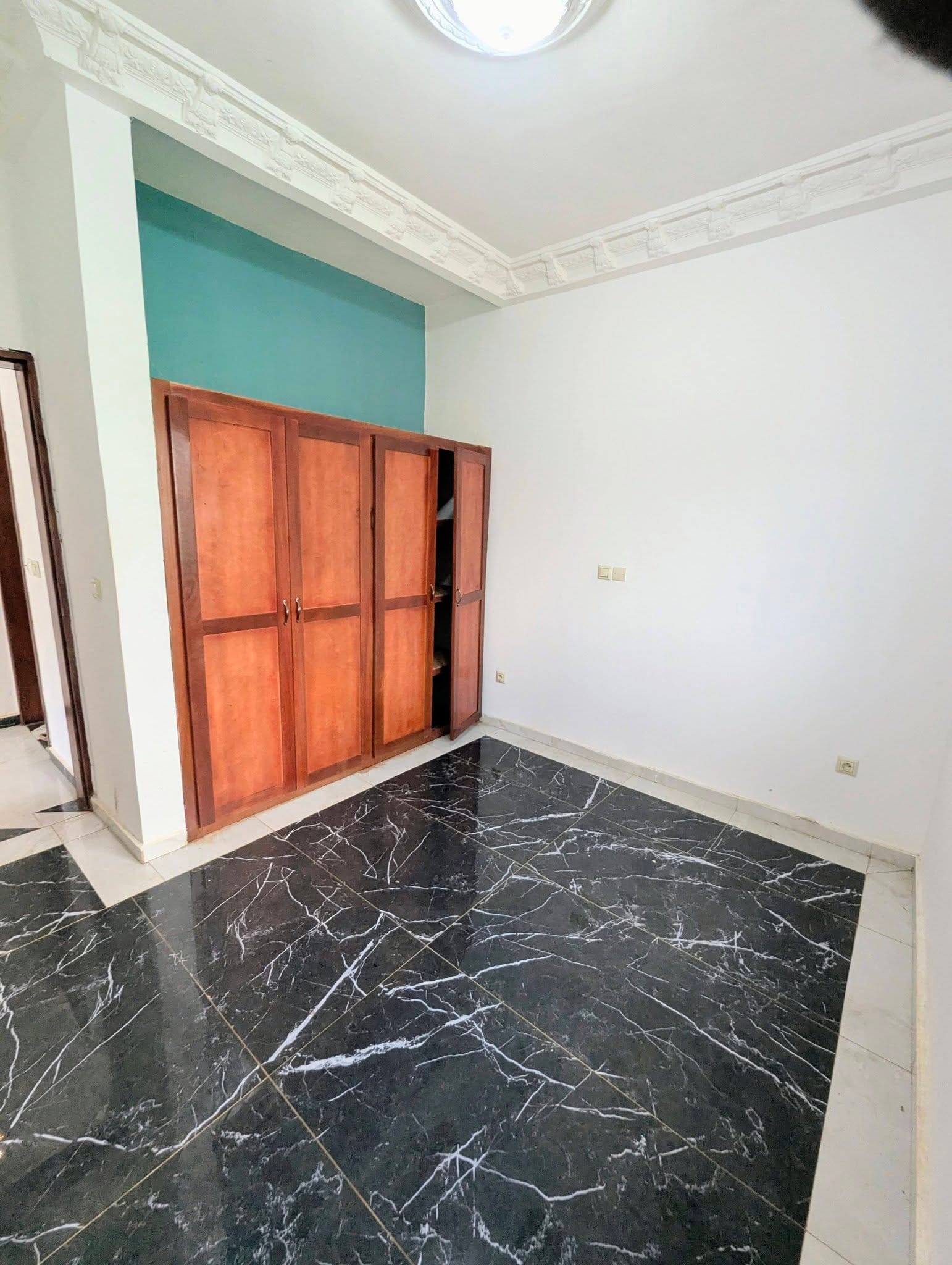 Magnifique studio moderne et confortable à louer à Yaoundé Nkolfoulou
