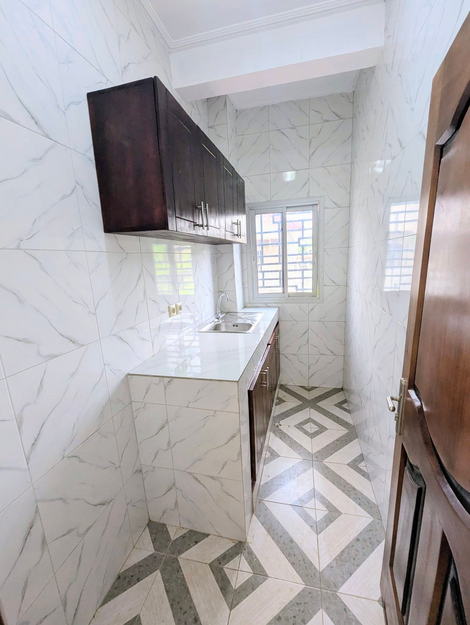 Magnifique studio moderne et confortable à louer à Yaoundé Nkolfoulou
