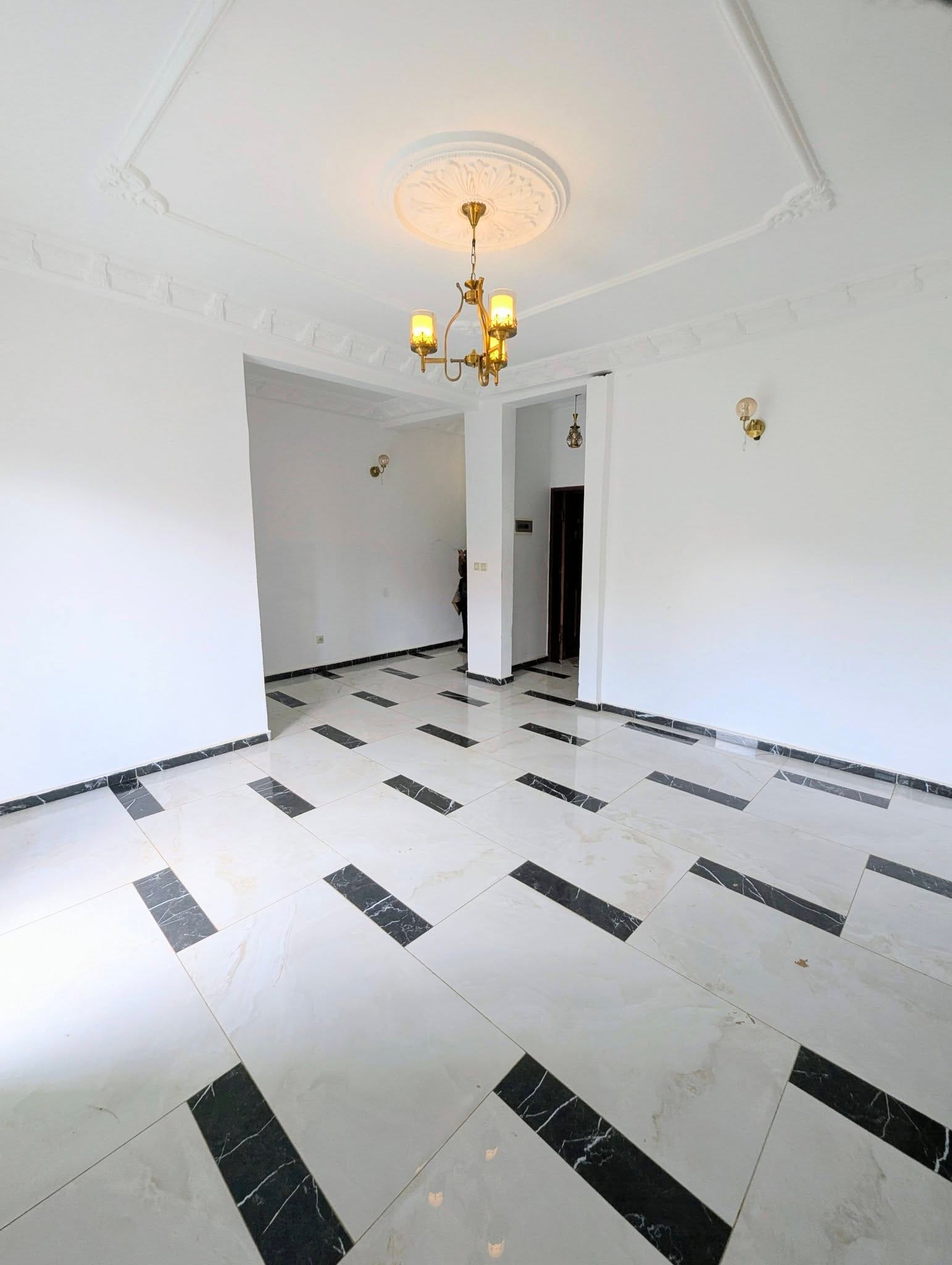 Magnifique studio moderne et confortable à louer à Yaoundé Nkolfoulou