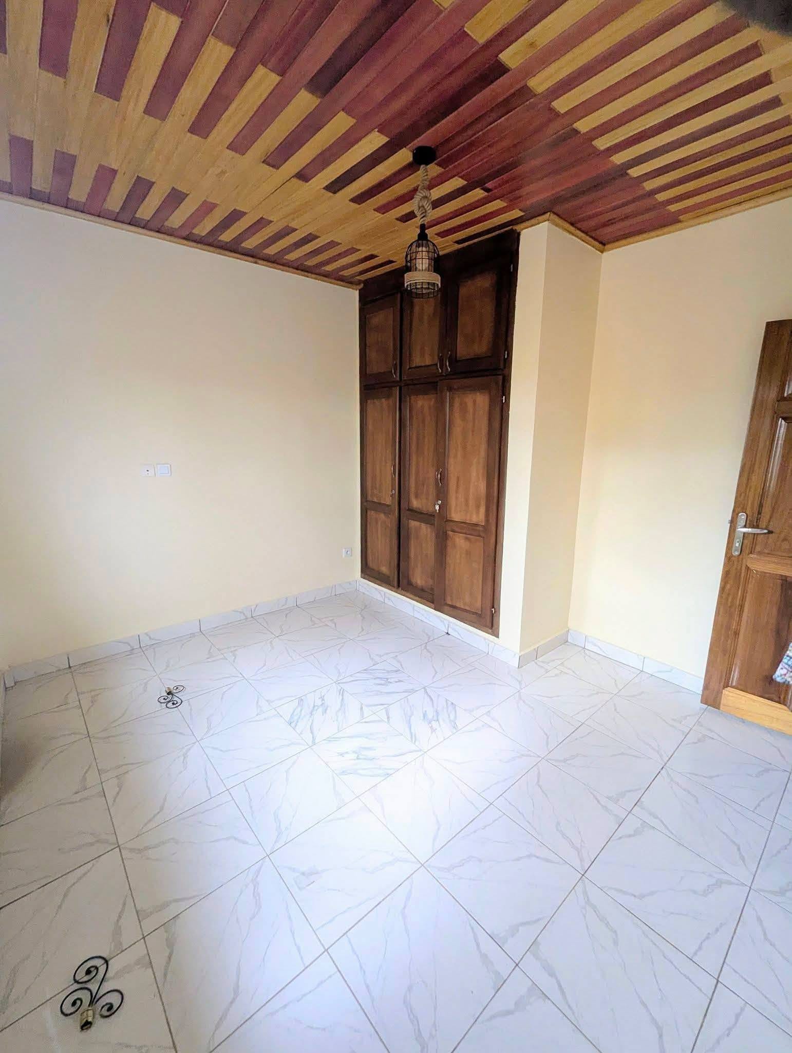 Studio moderne à louer à Nkolfoulou, Yaoundé 75 000 FCFA