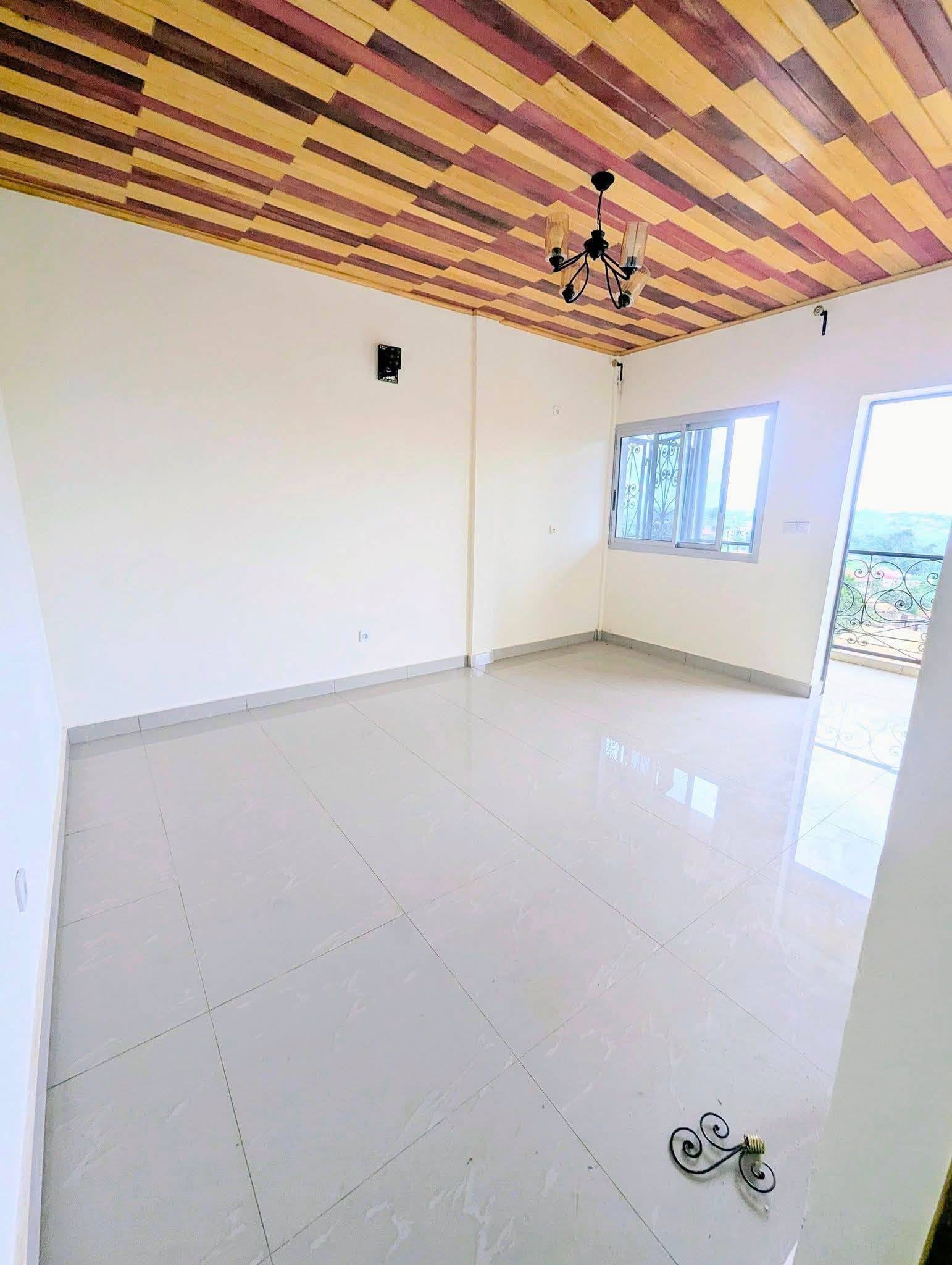 43942- Studio moderne à louer à Nkolfoulou, Yaoundé 75 000 FCFA