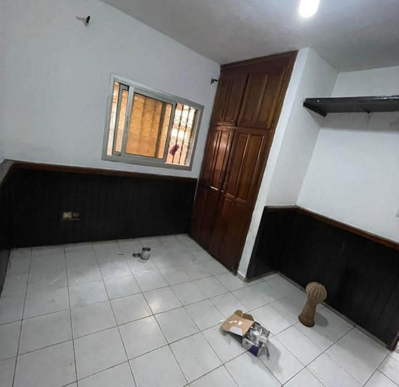 Studio moderne avec parking à louer à Yaoundé Biyem-Assi 80000 fcfa