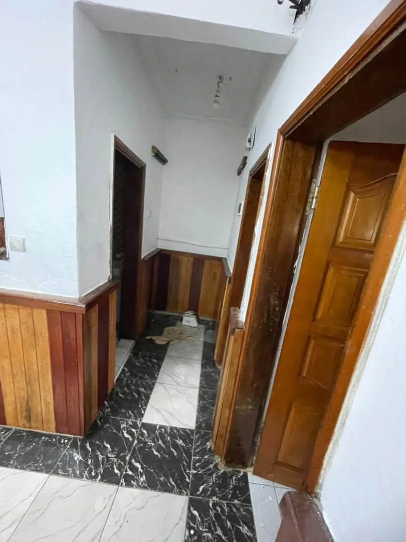YNNCK_studio_biyem_270826_clr Studio moderne avec parking à louer à Yaoundé Biyem-Assi 80000 fcfa