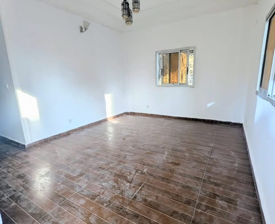 Studio moderne à louer à NKOLFOULOU