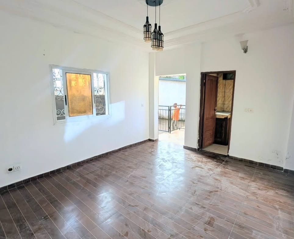 Studio moderne à louer à NKOLFOULOU