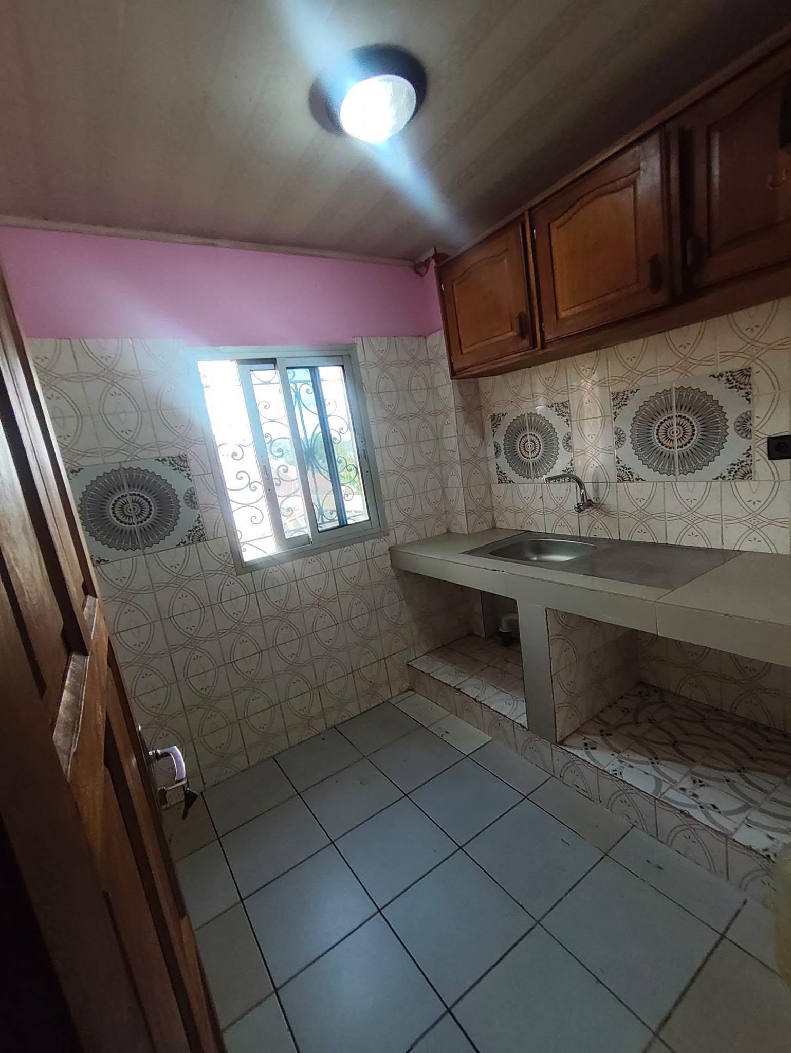 Magnifique appartement 2 chambres et terrasse à louer à Yaoundé Emana