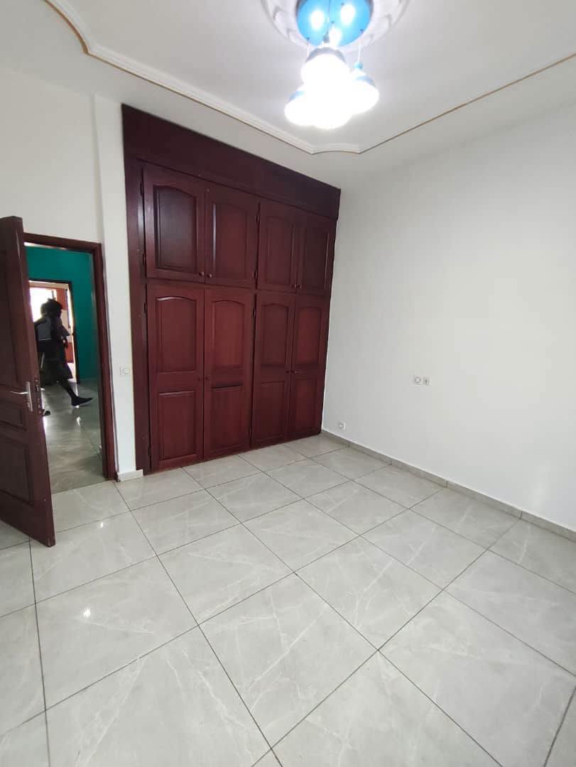 Appartement 2 chambres à louer à Yaoundé Etoudi 180000 fcfa