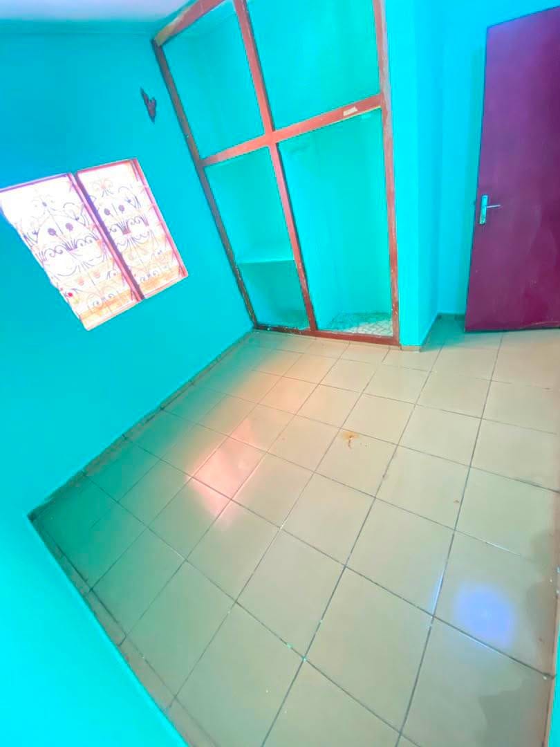 Studio moderne à louer à Nkolbisson 55000 fcfa