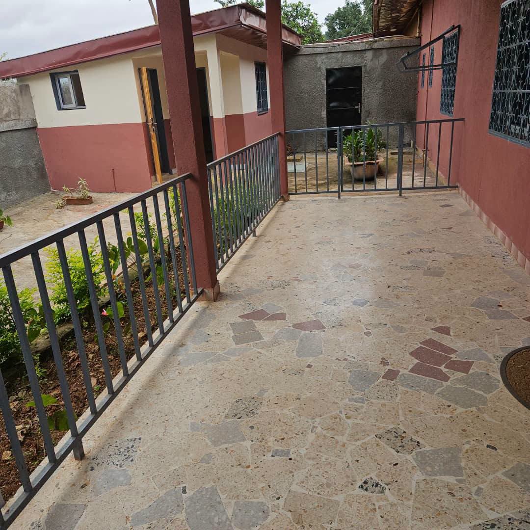 ABL_villa_omnisport_240926_ext1 Luxueuse villa vip de 3 chambres à louer à Yaoundé Omnisport