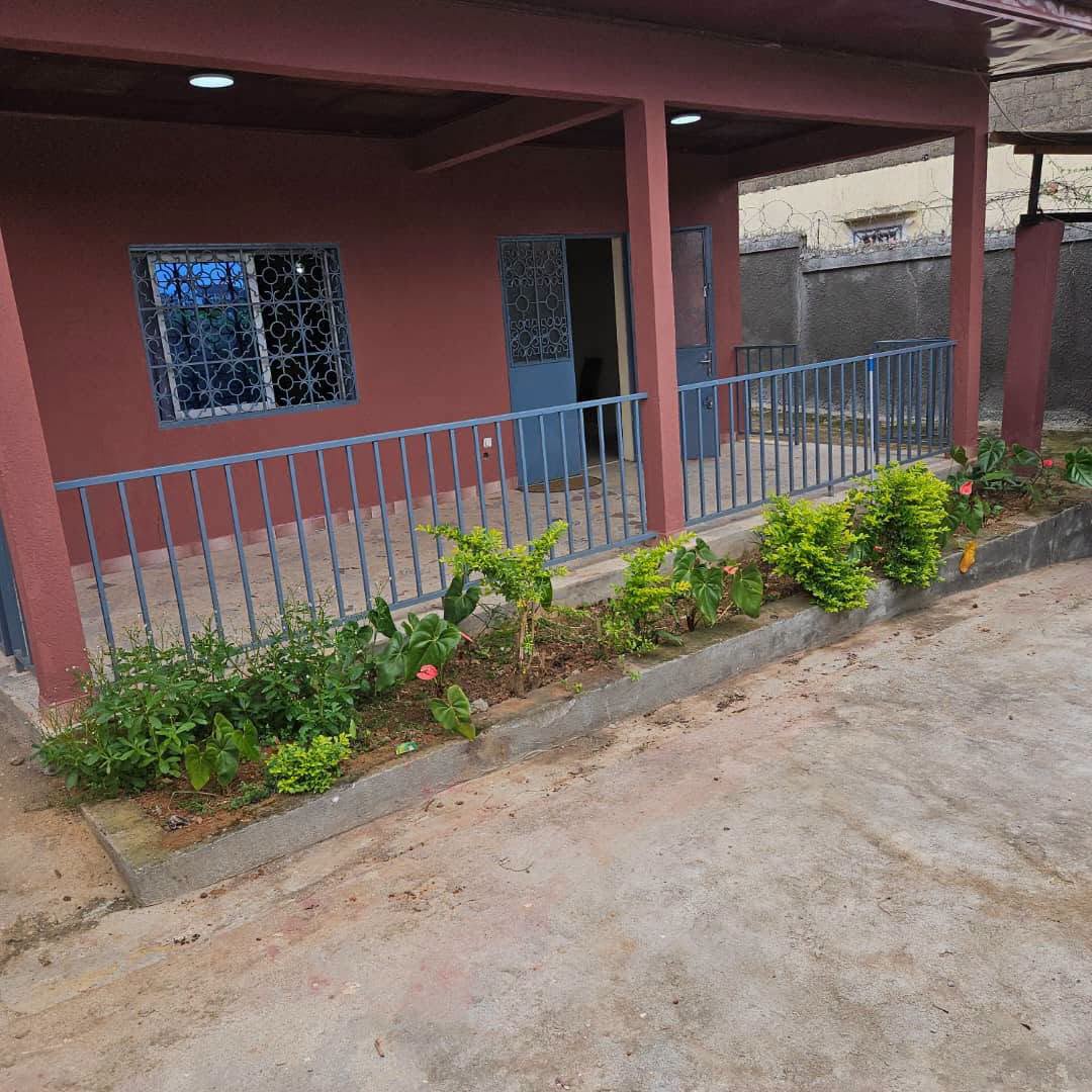 ABL_villa_omnisport_240926_ext2 Luxueuse villa vip de 3 chambres à louer à Yaoundé Omnisport