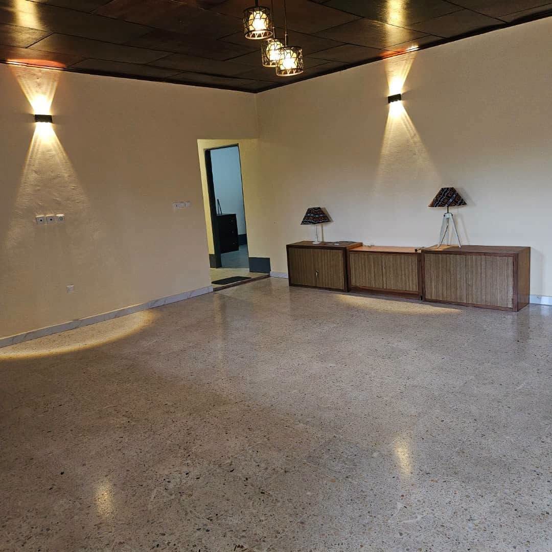 ABL_villa_omnisport_240926_sln1 Luxueuse villa vip de 3 chambres à louer à Yaoundé Omnisport