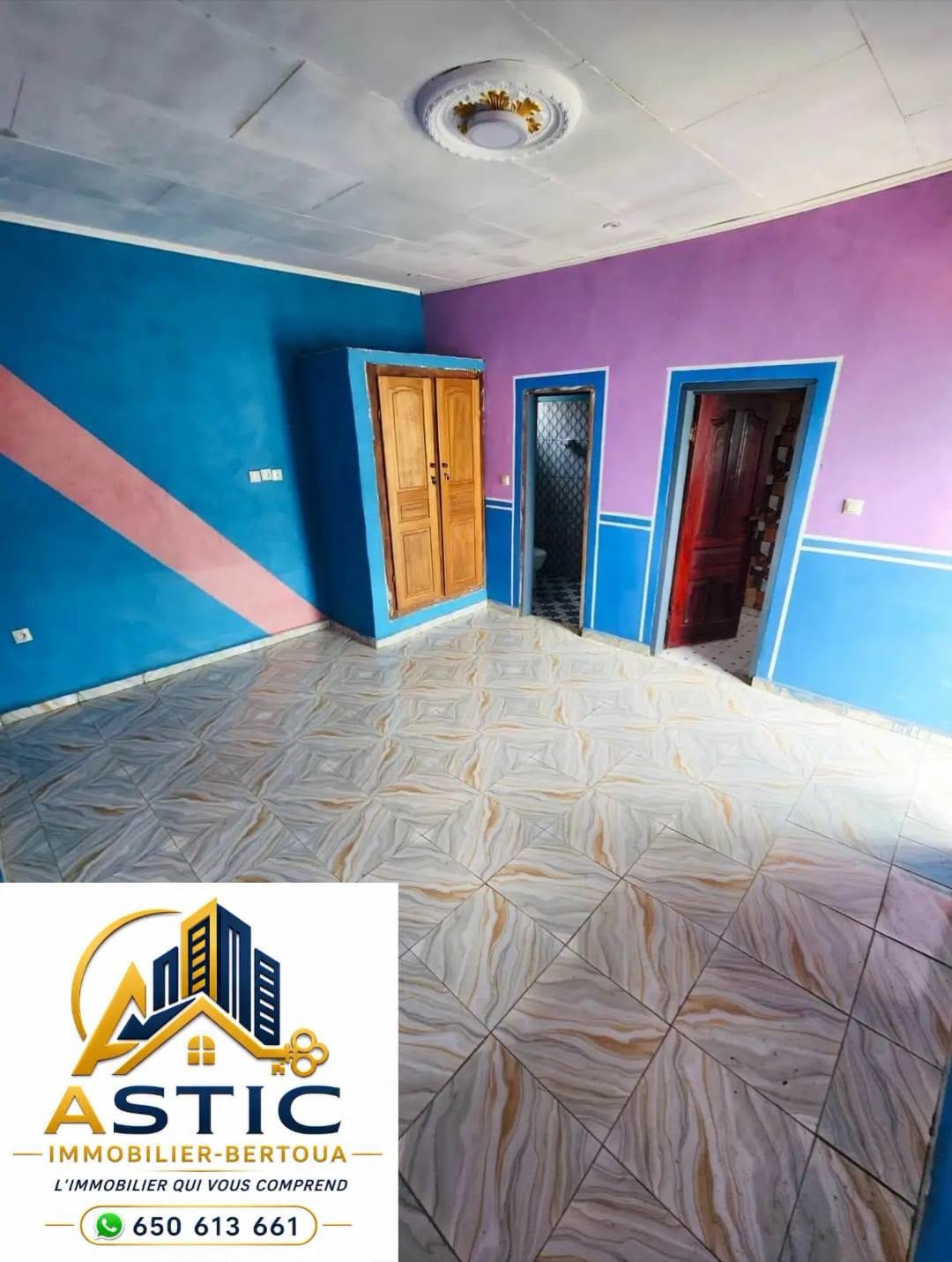 44762- Chambre moderne nouvellement construite à louer à Bertoua