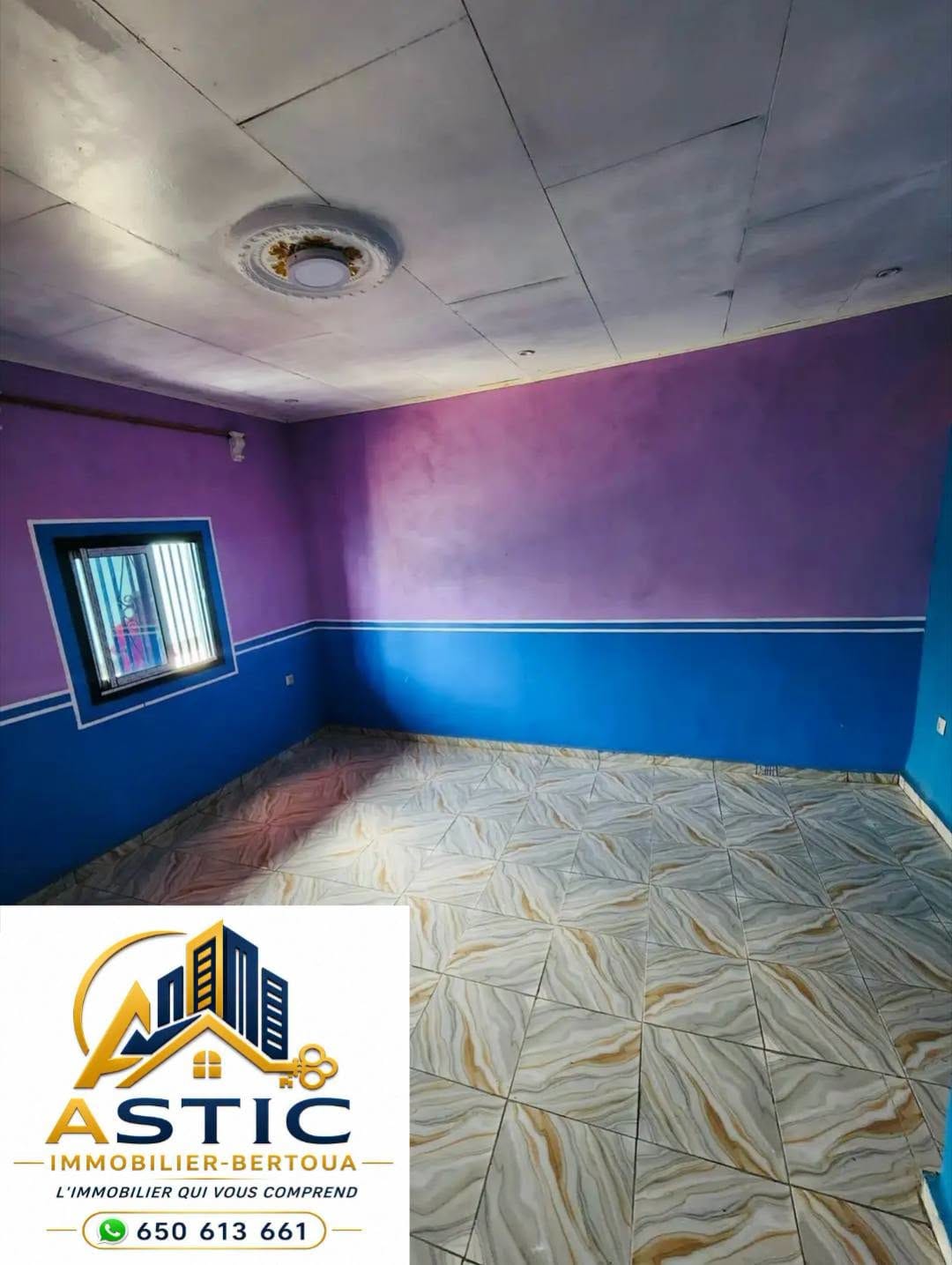 Chambre moderne nouvellement construite à louer à Bertoua