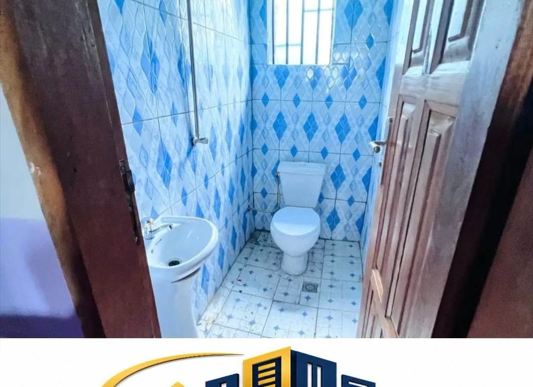 Chambre moderne nouvellement construite à louer à Bertoua
