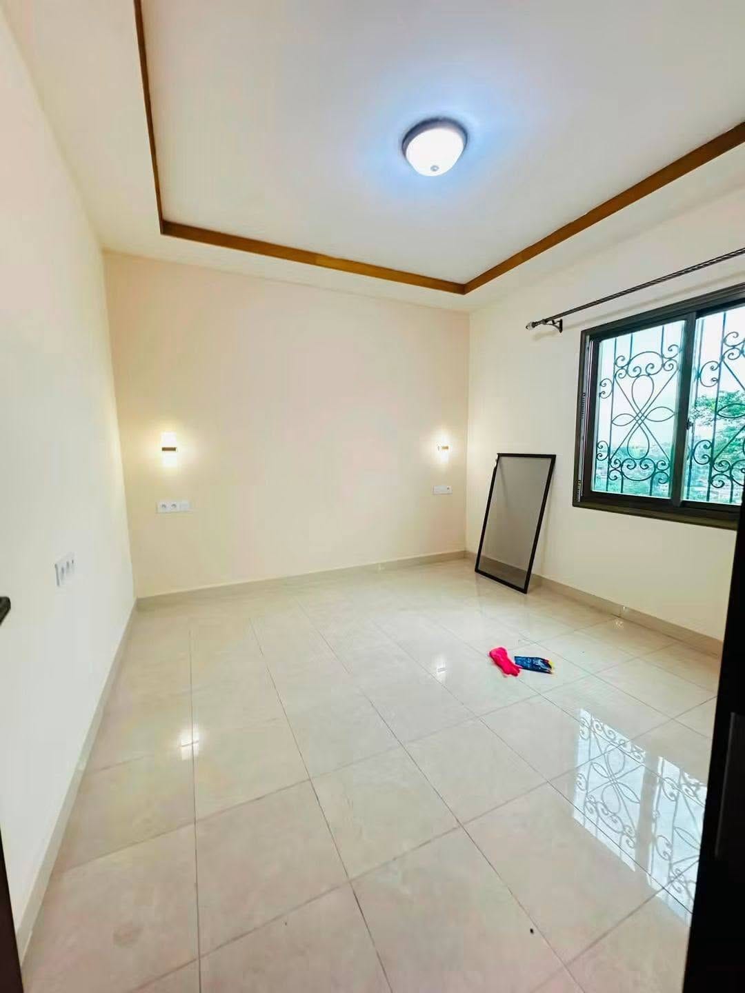 Grand Appartement Standing 3 Chambres Biyemassi Obili