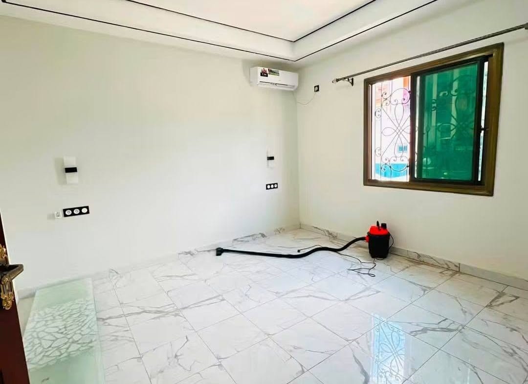 Grand Appartement Standing 3 Chambres Biyemassi Obili