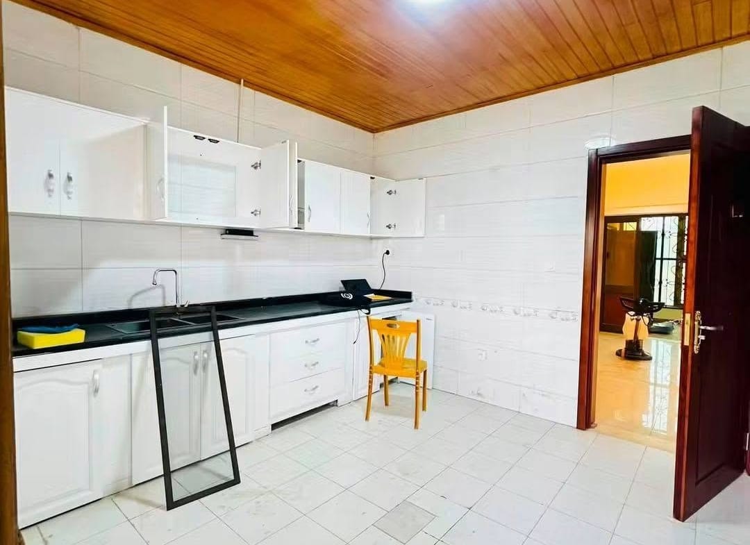 Grand Appartement Standing 3 Chambres Biyemassi Obili