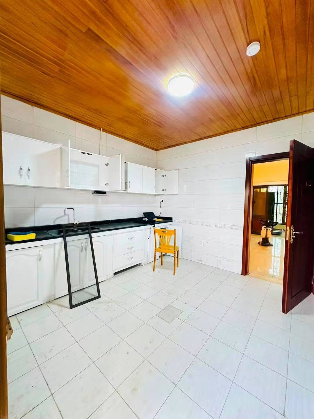 Grand Appartement Standing 3 Chambres Biyemassi Obili