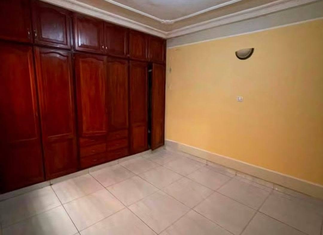 Bel appartement moderne 2 chambres à louer à Biyem Assi Jouvence