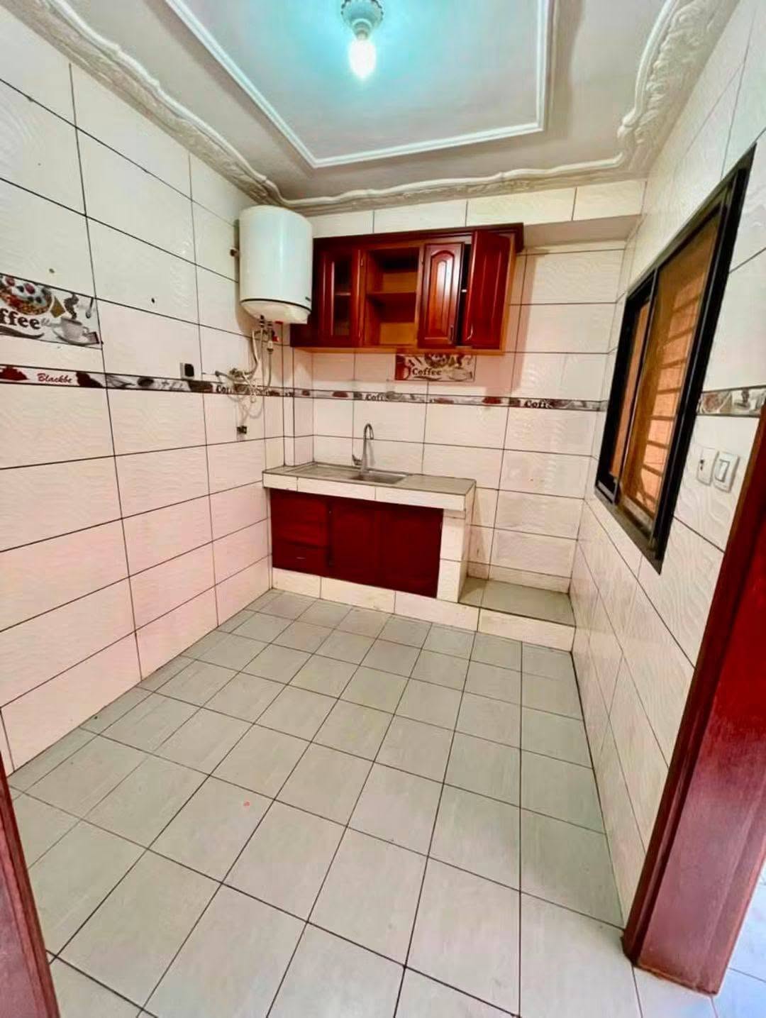 Bel appartement moderne 2 chambres à louer à Biyem Assi Jouvence