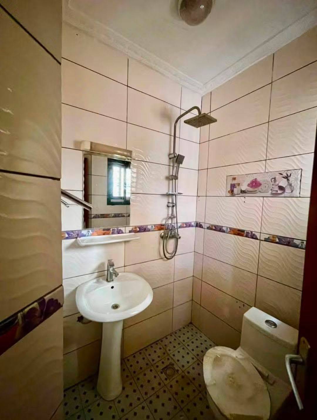 Bel appartement moderne 2 chambres à louer à Biyem Assi Jouvence