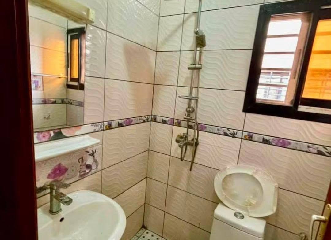 Bel appartement moderne 2 chambres à louer à Biyem Assi Jouvence