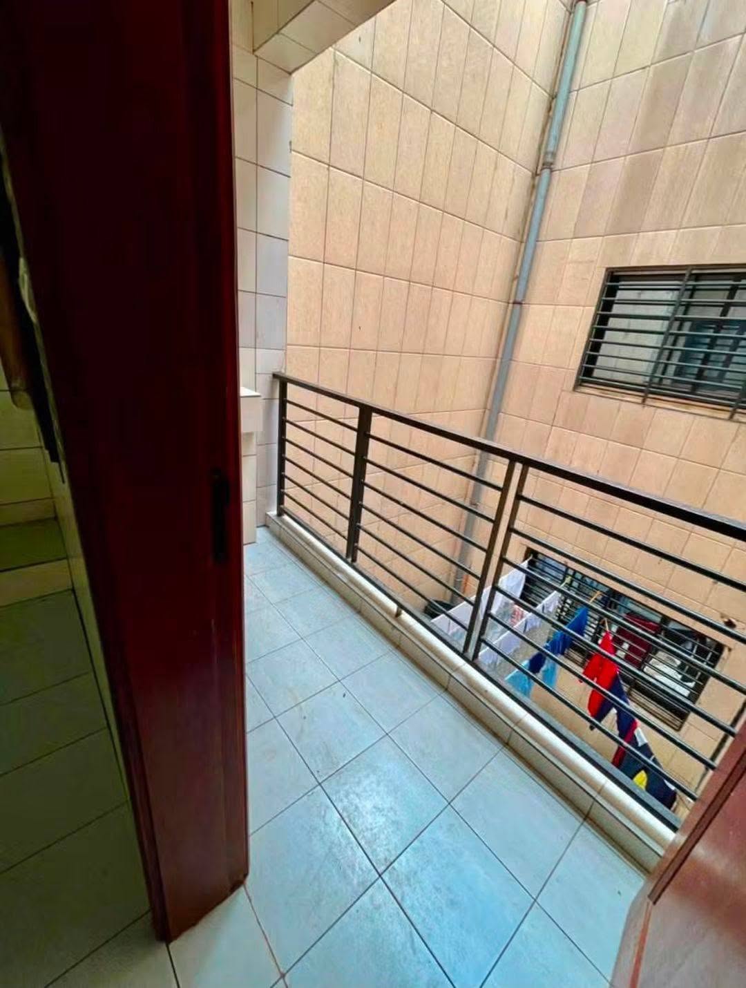 Bel appartement moderne 2 chambres à louer à Biyem Assi Jouvence
