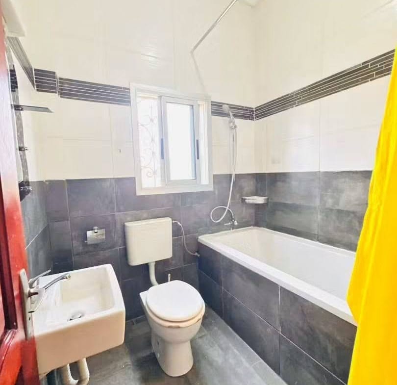 Bel appartement familial 3 chambres à louer à Yaoundé Efoulan Pont
