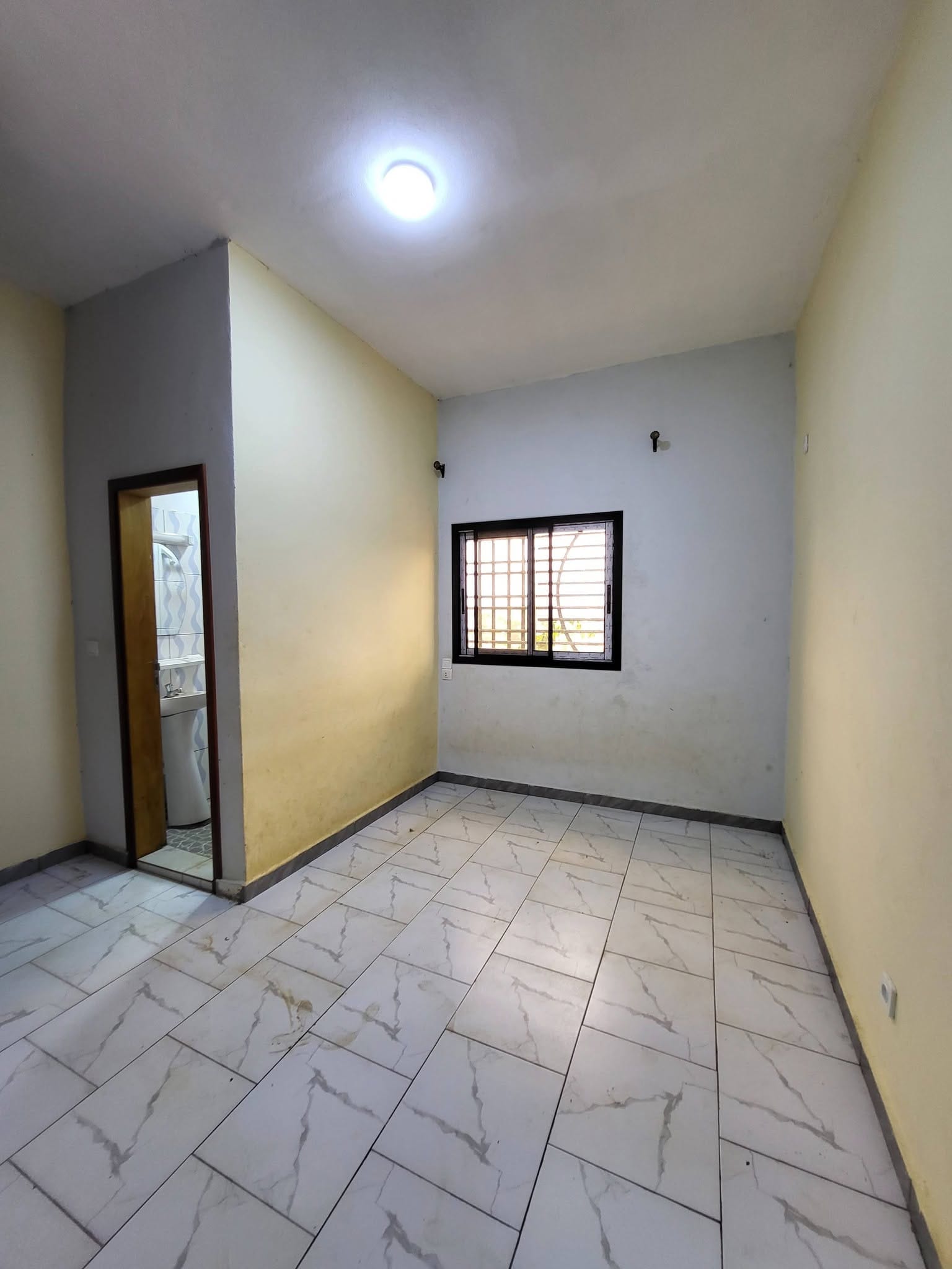Magnifique appartement 2 chambres avec parking, Yaoundé Etoug-Ebe