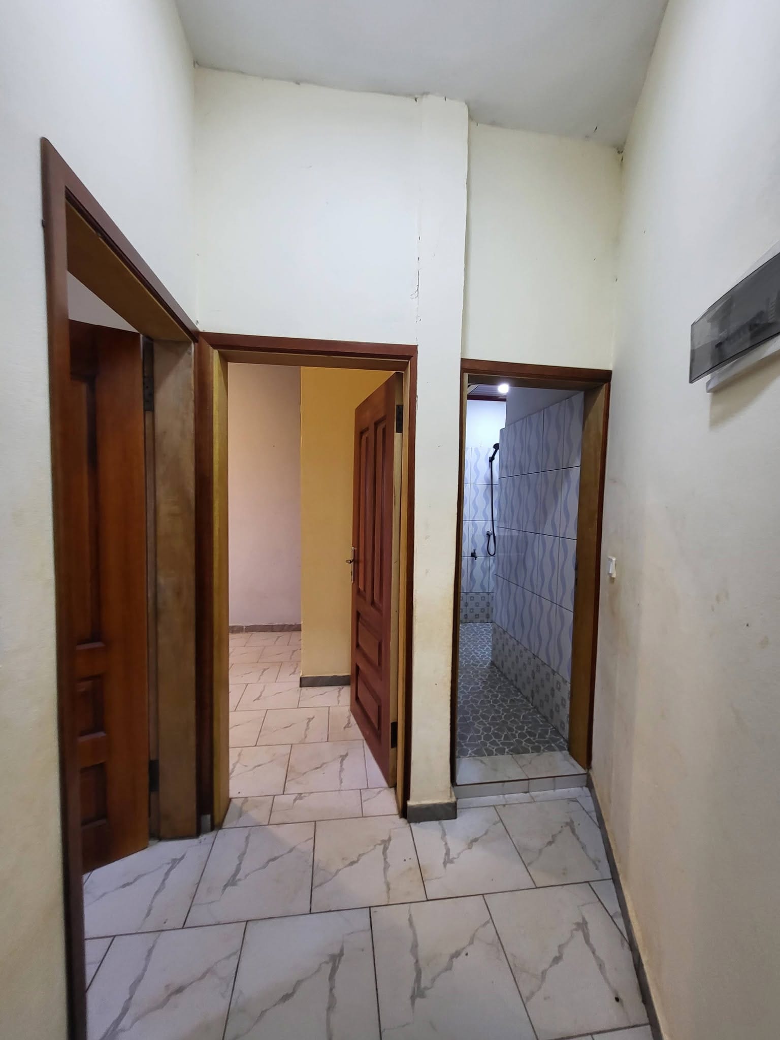 Magnifique appartement 2 chambres avec parking, Yaoundé Etoug-Ebe
