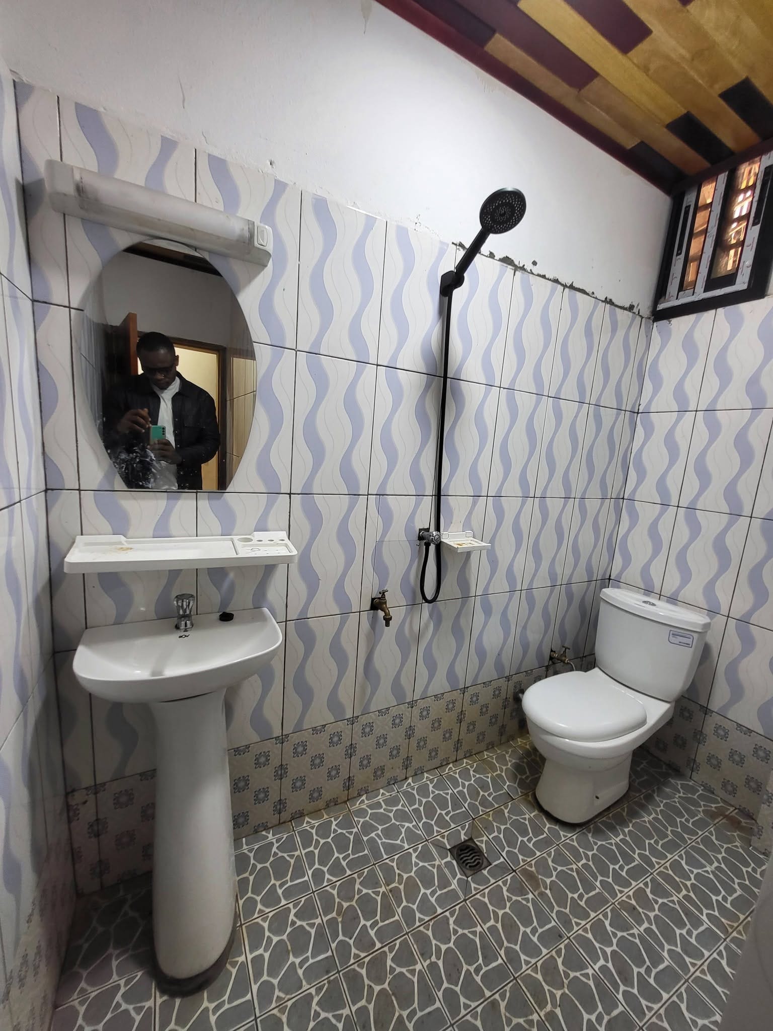 Magnifique appartement 2 chambres avec parking, Yaoundé Etoug-Ebe