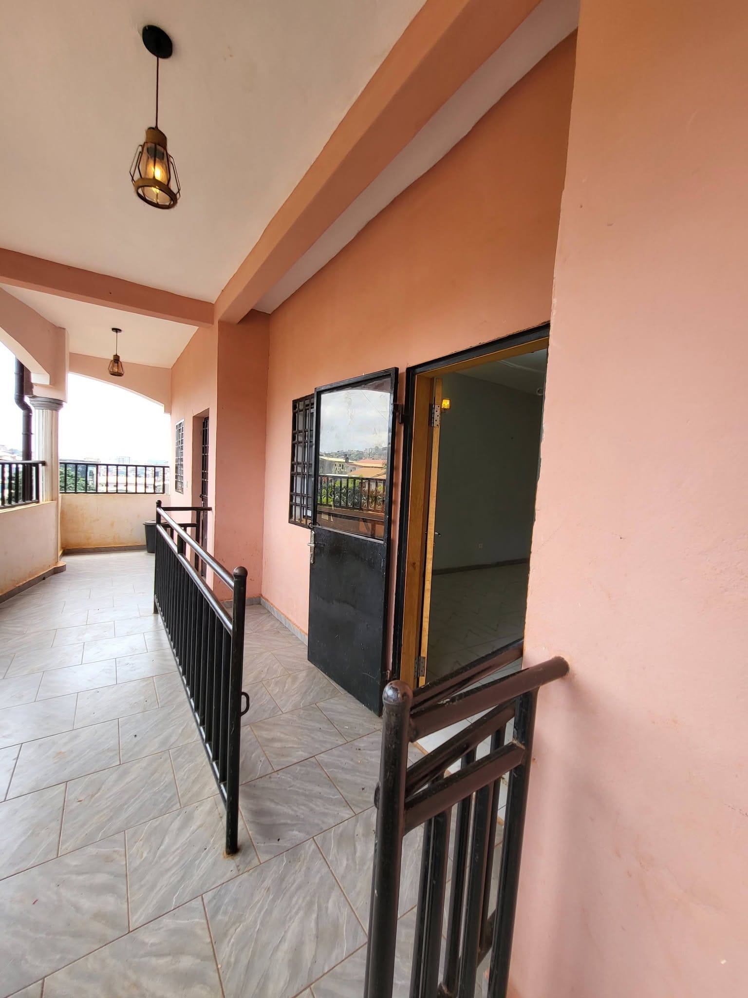 Magnifique appartement 2 chambres avec parking, Yaoundé Etoug-Ebe