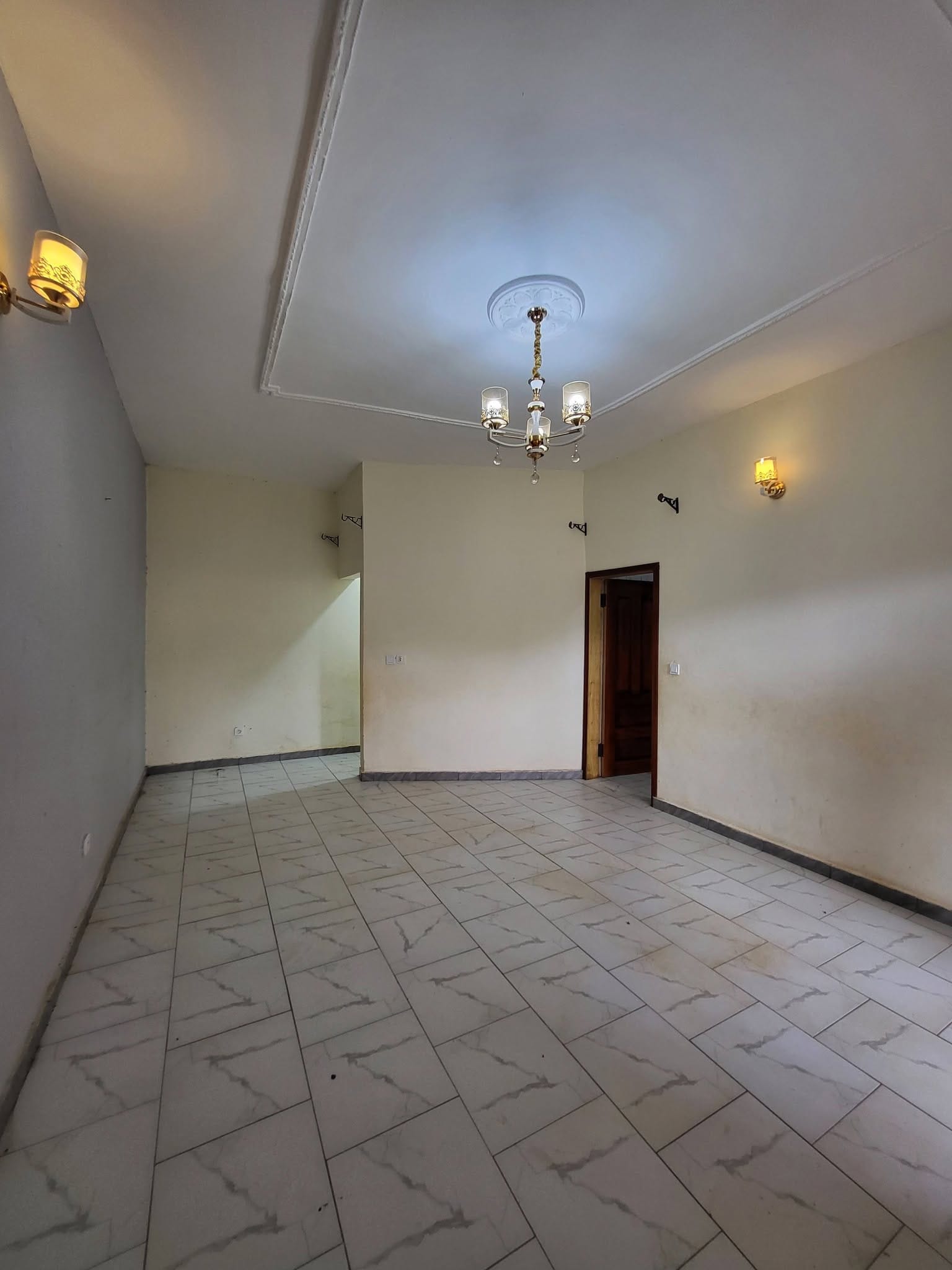 Magnifique appartement 2 chambres avec parking, Yaoundé Etoug-Ebe