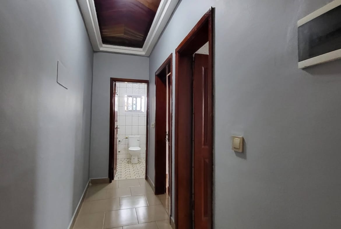 Studio moderne avec forage à louer à Damas Diderot, Yaoundé