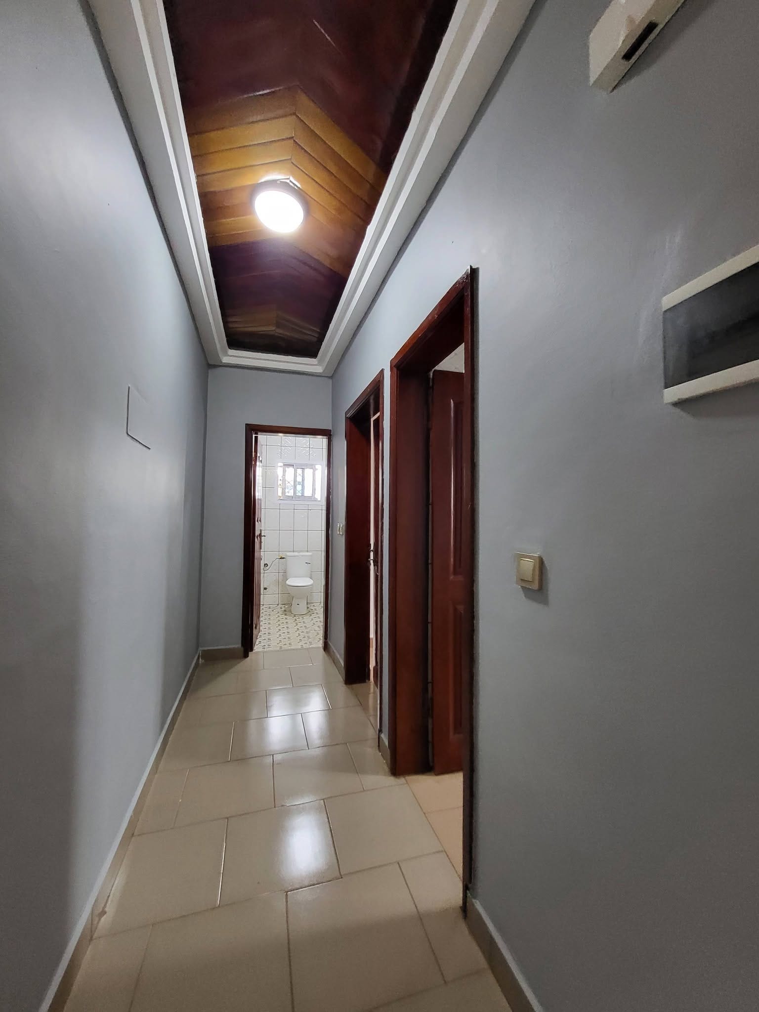 Studio moderne avec forage à louer à Damas Diderot, Yaoundé