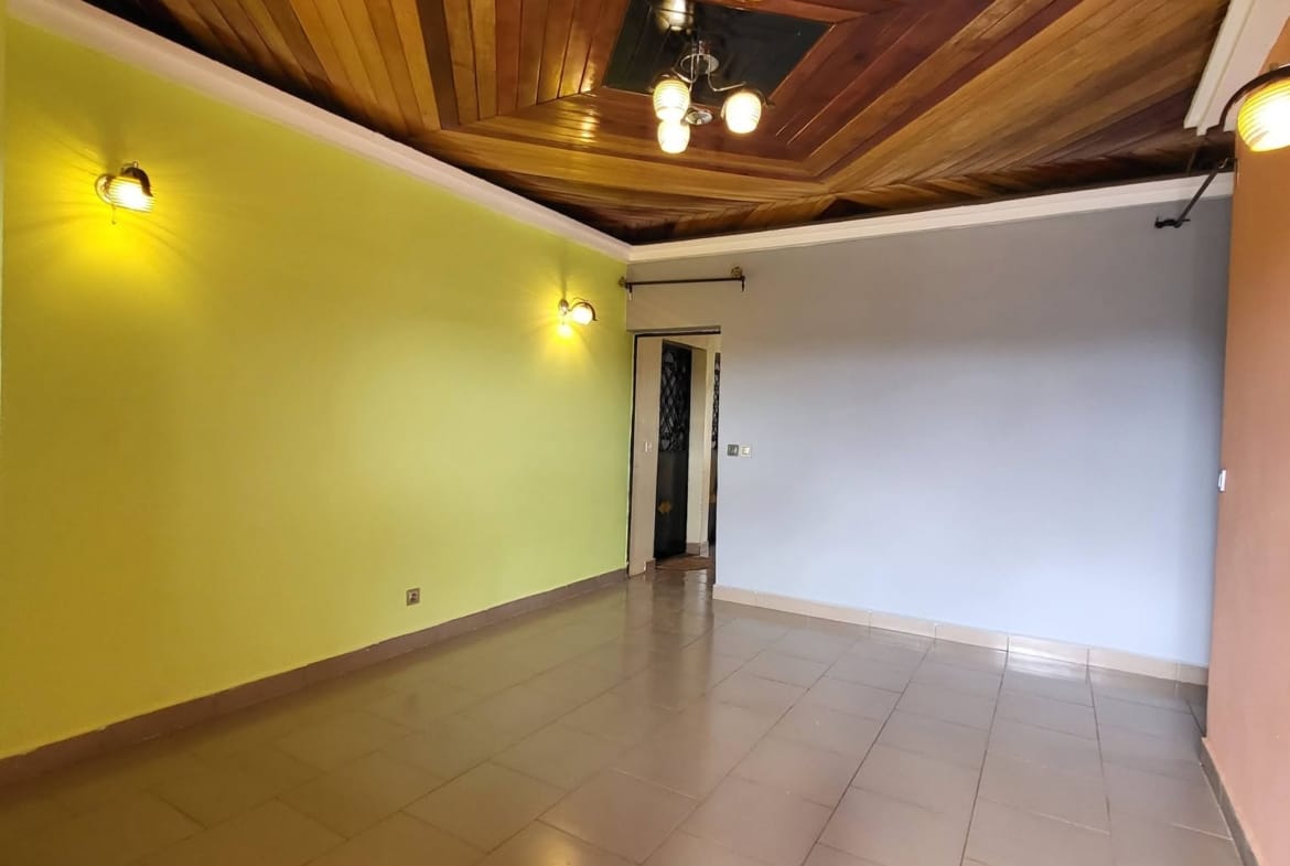 Studio moderne avec forage à louer à Damas Diderot, Yaoundé