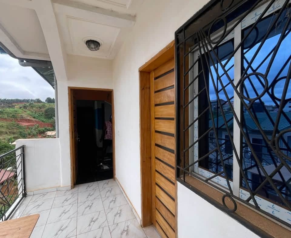 Bel appartement moderne 2 chambres à louer à Nkoabang, Yaoundé