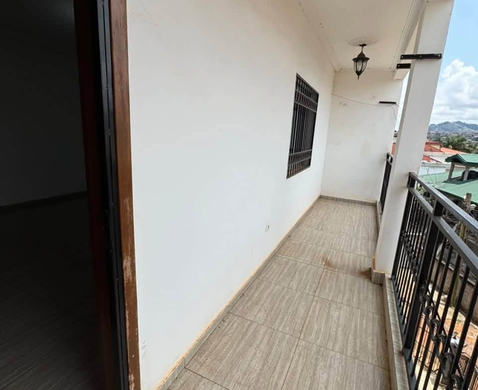 Appartement 2 chambres parking forage, Simbock Yaoundé