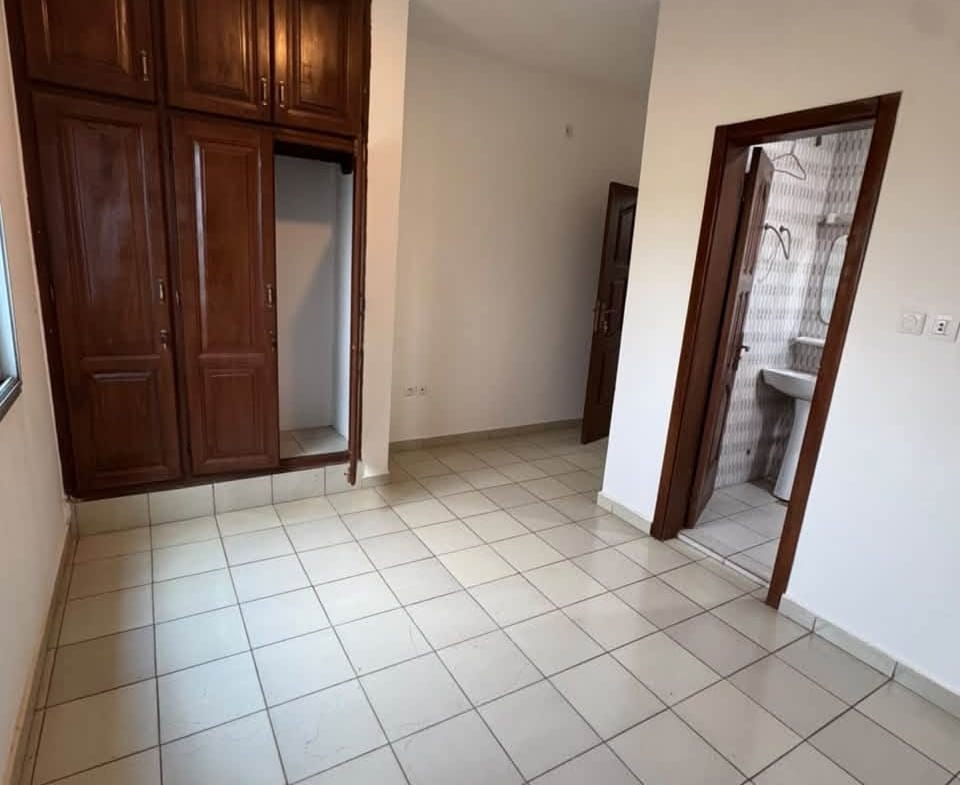 Appartement 2 chambres parking forage, Simbock Yaoundé
